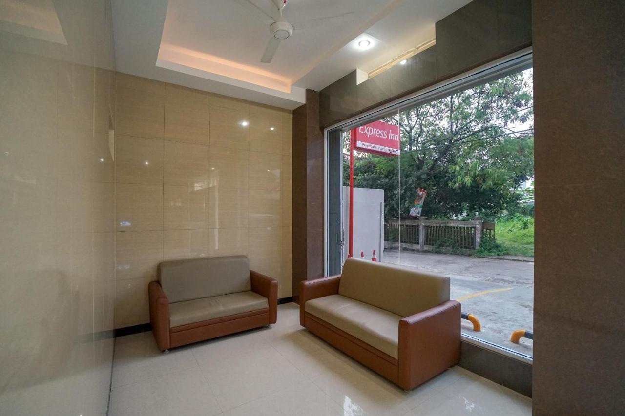 Oyo 616 Express Inn Palembang Ngoại thất bức ảnh