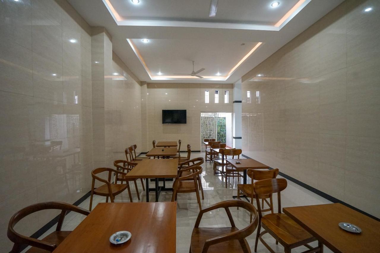 Oyo 616 Express Inn Palembang Ngoại thất bức ảnh