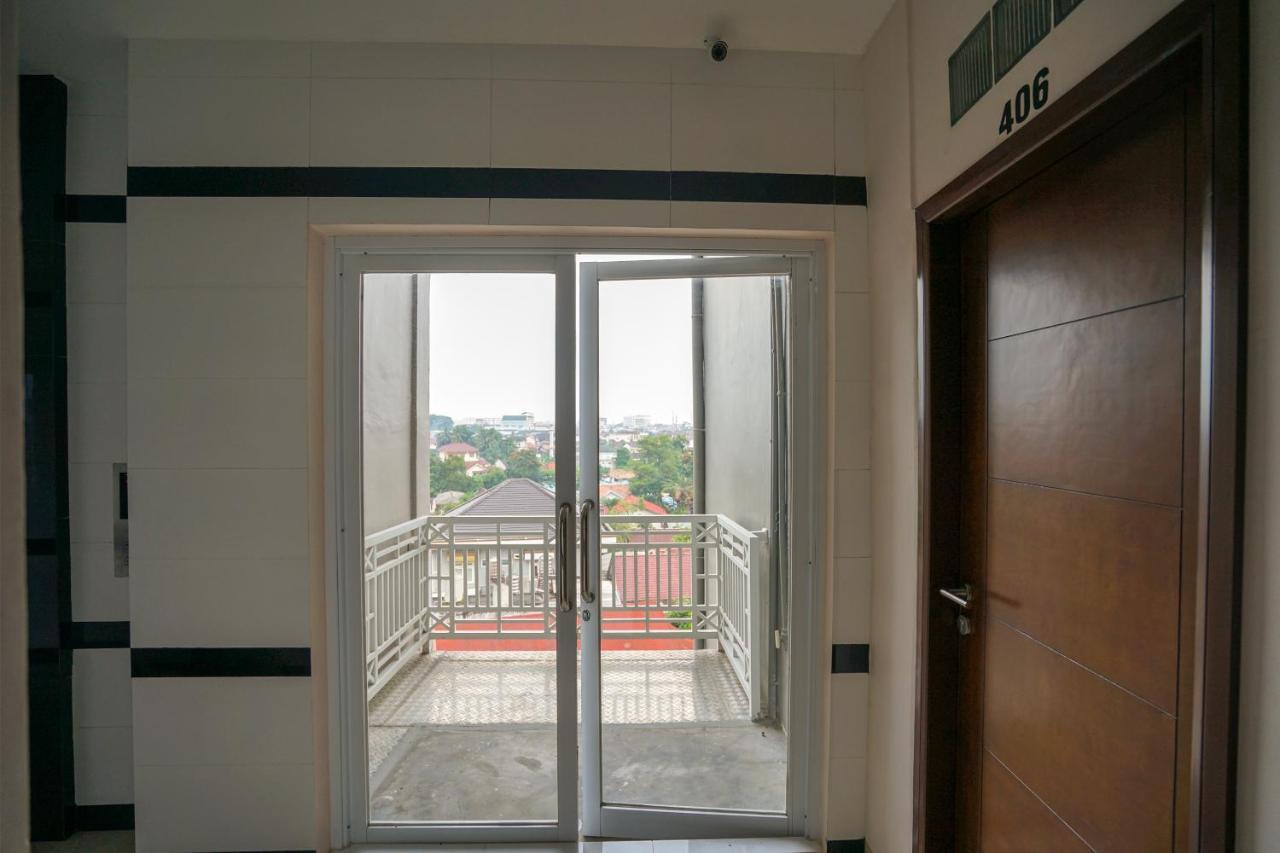 Oyo 616 Express Inn Palembang Ngoại thất bức ảnh