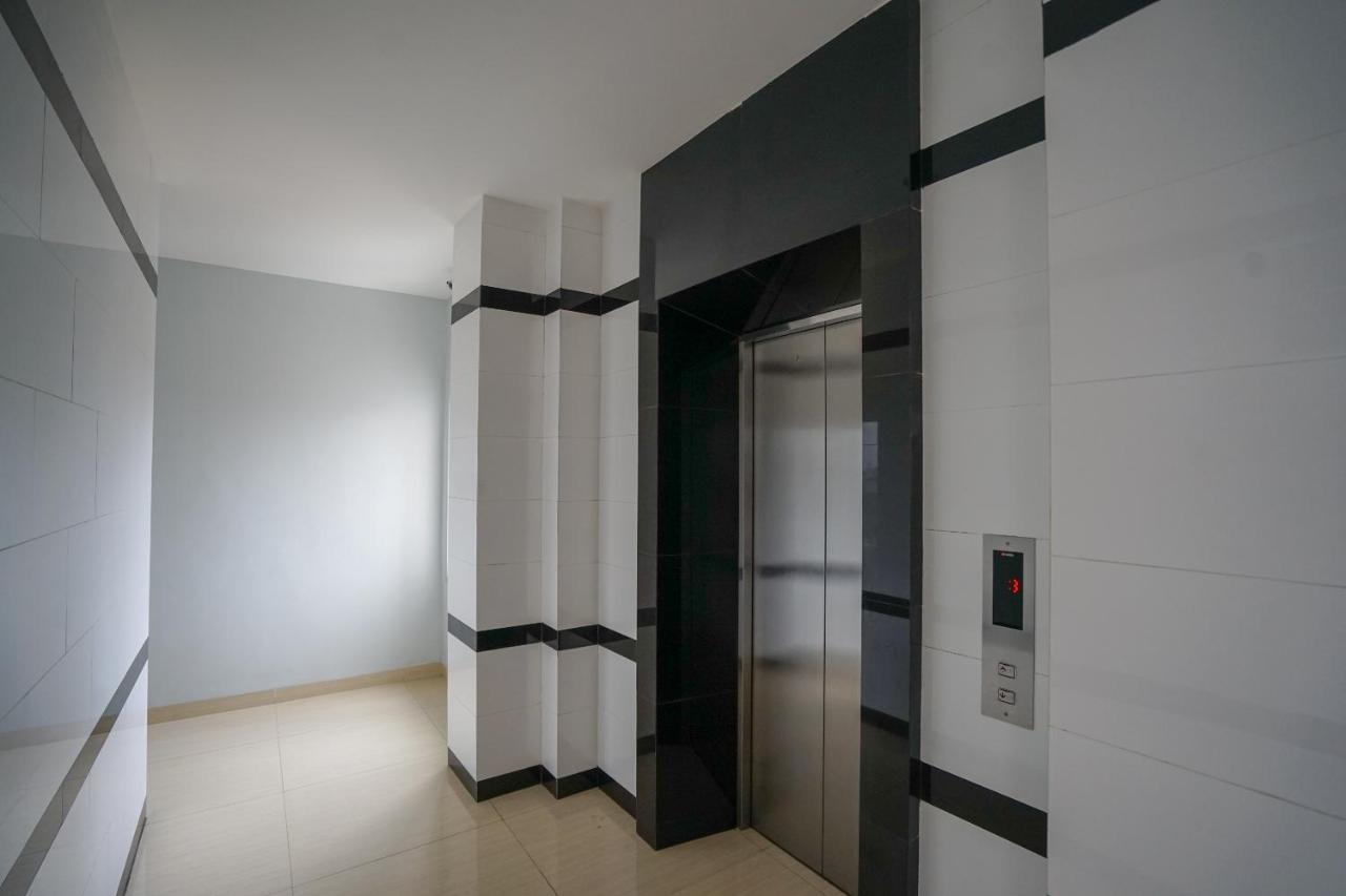 Oyo 616 Express Inn Palembang Ngoại thất bức ảnh