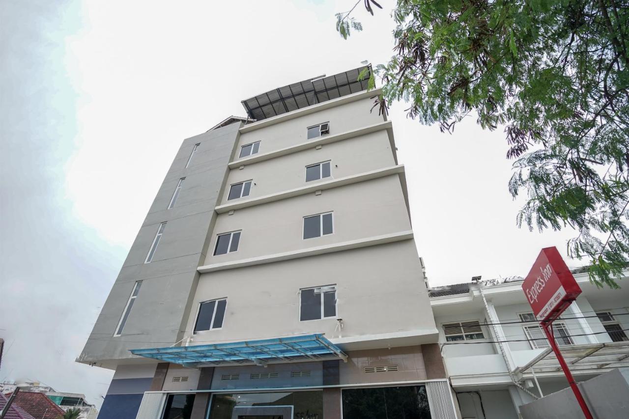 Oyo 616 Express Inn Palembang Ngoại thất bức ảnh