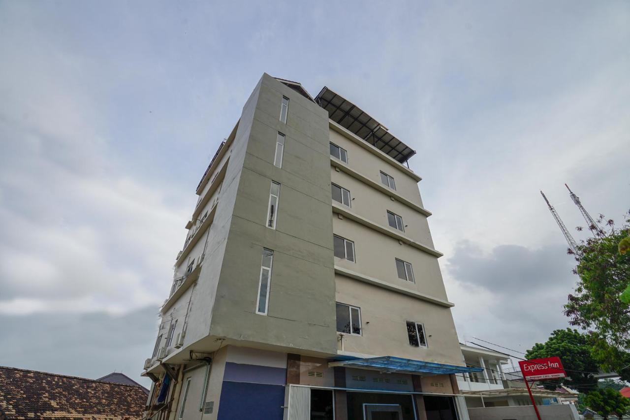 Oyo 616 Express Inn Palembang Ngoại thất bức ảnh