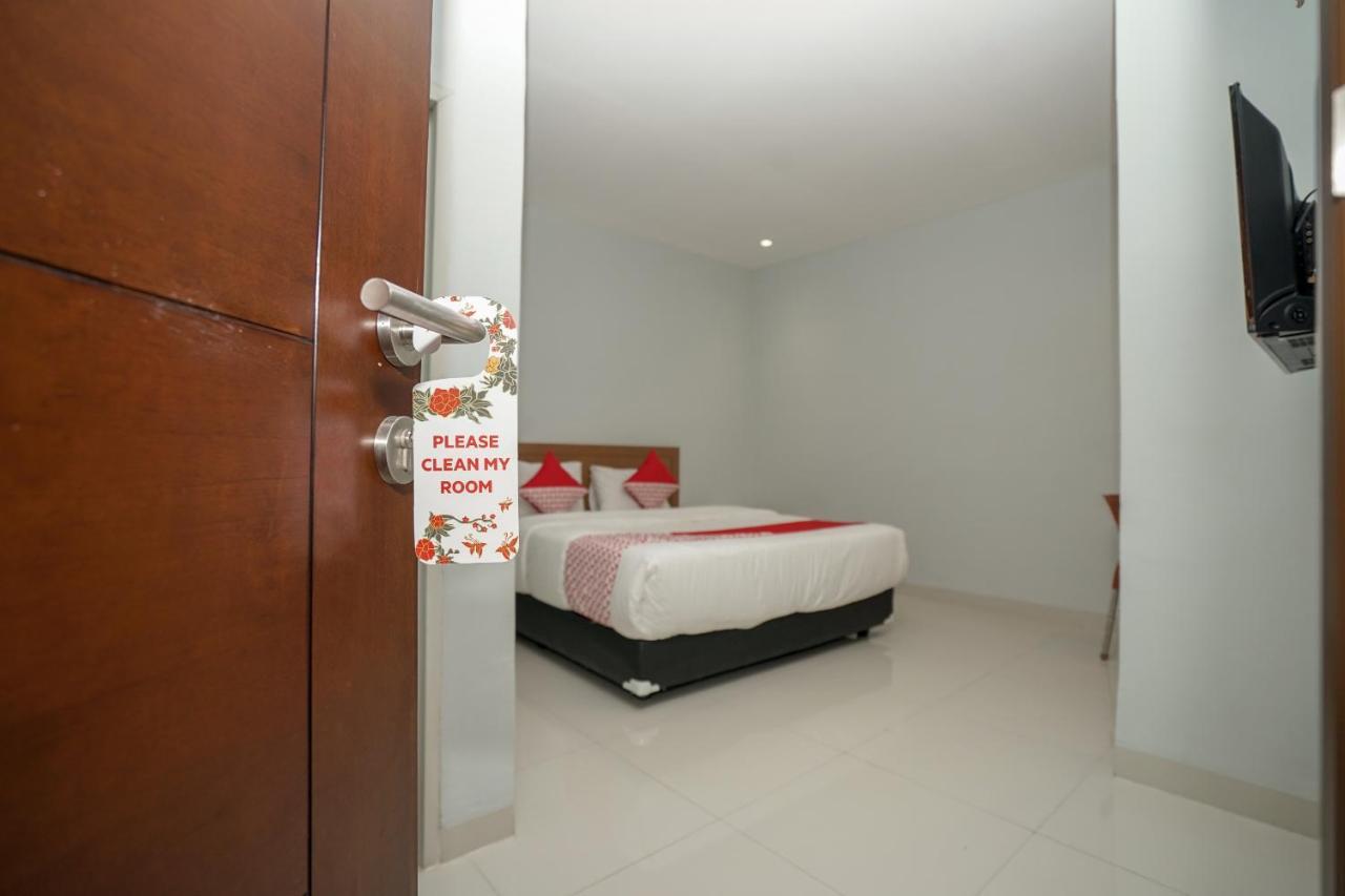Oyo 616 Express Inn Palembang Ngoại thất bức ảnh
